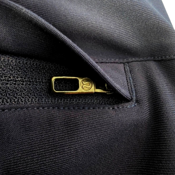 Lululemon Commission Short Relaxed 9” Warpstreme True Navy Size 38 - Picture 6 of 14